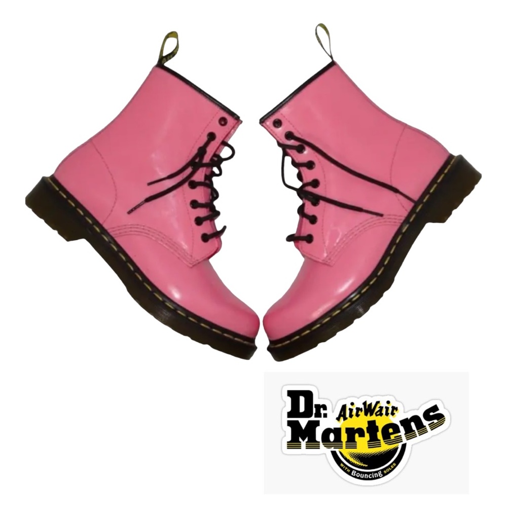 ♦️RARE COLOR♦️Doc Martens” Women’s combat boots. Offers?! EUC 1460 Acid pink.